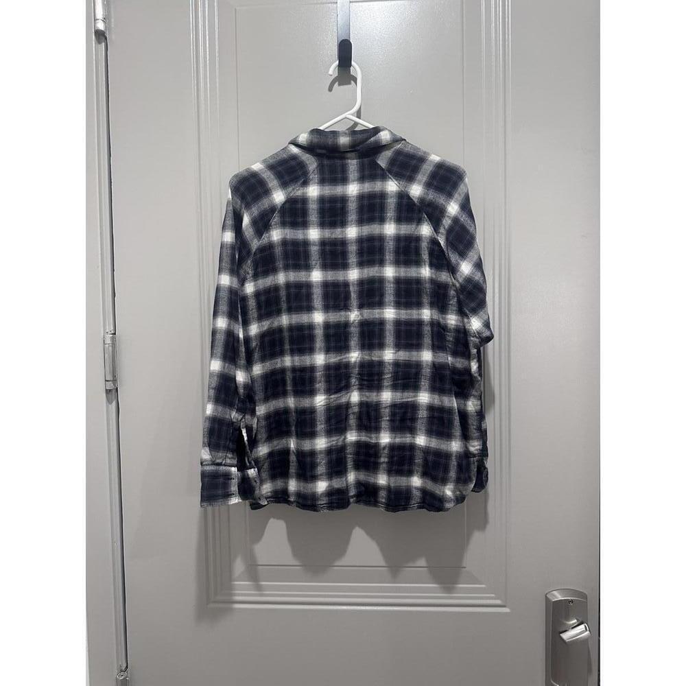 Levi's Black and White Plaid Button-Up Shirt - Picture 7 of 8